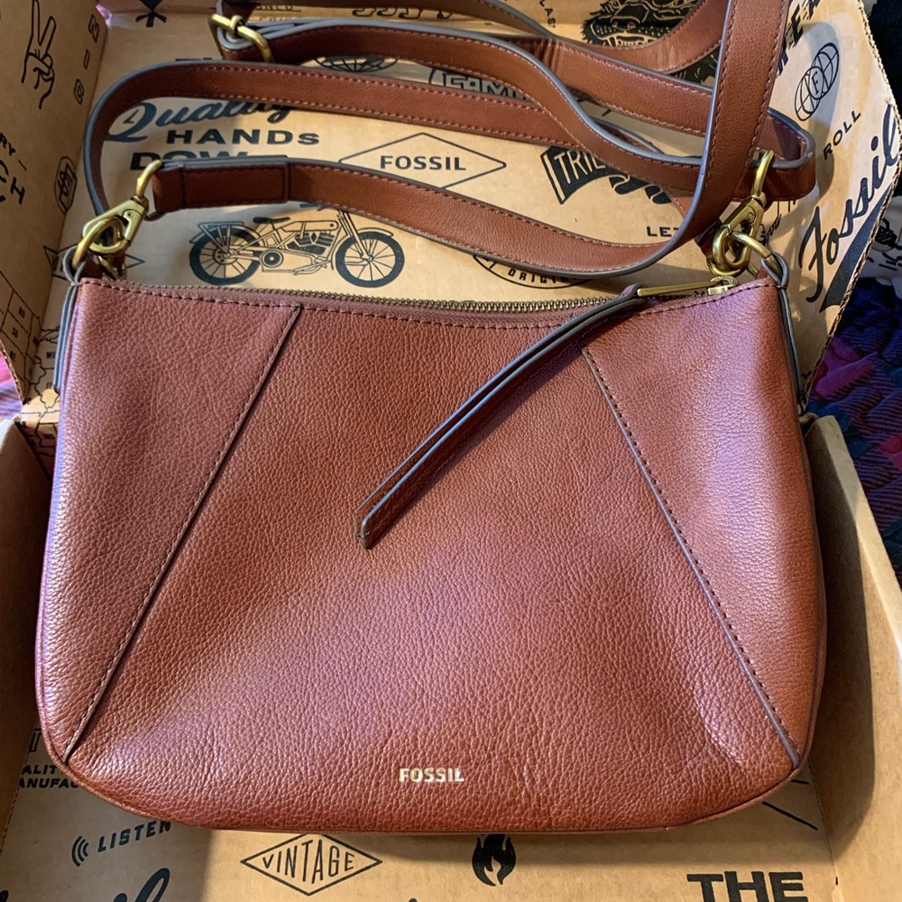 Fossil Women's Tan Leather Crossbody or adjustable purse